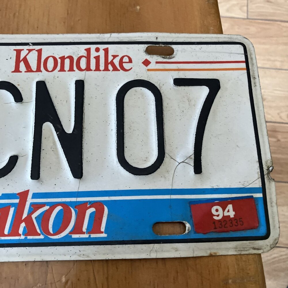 Yukon 1994 THE KLONDIKE MINER GRAPHIC License Plate # CCN 07 - Picture 6 of 8